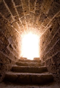 STEPS-TUNNEL-LIGHT83